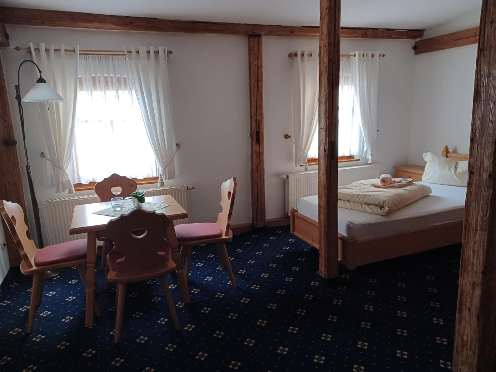 Pension Und Gaststaette "Zur Brauschaenke" Шёнек Экстерьер фото