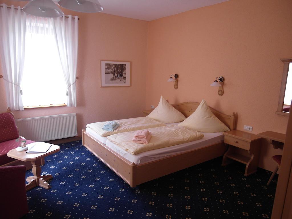 Pension Und Gaststaette "Zur Brauschaenke" Шёнек Номер фото