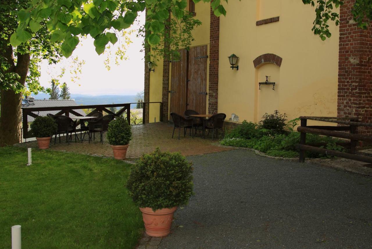 Pension Und Gaststaette "Zur Brauschaenke" Шёнек Экстерьер фото