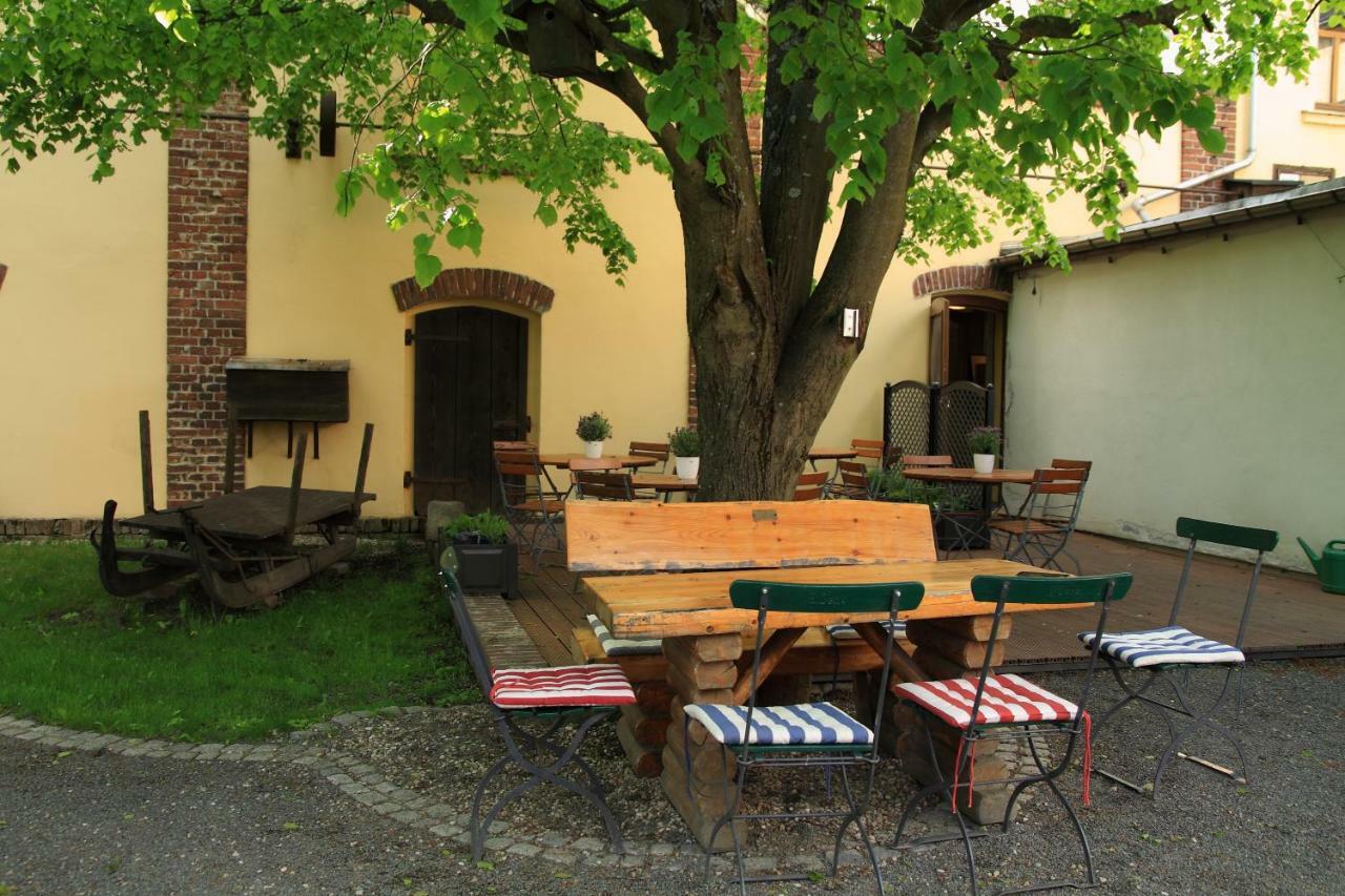 Pension Und Gaststaette "Zur Brauschaenke" Шёнек Экстерьер фото